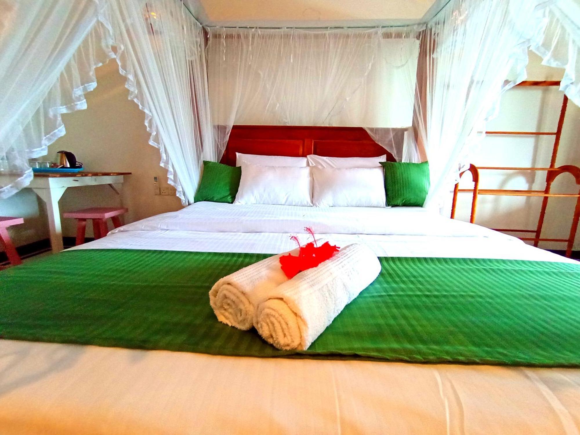 Hotel Lavender mirissa Extérieur photo