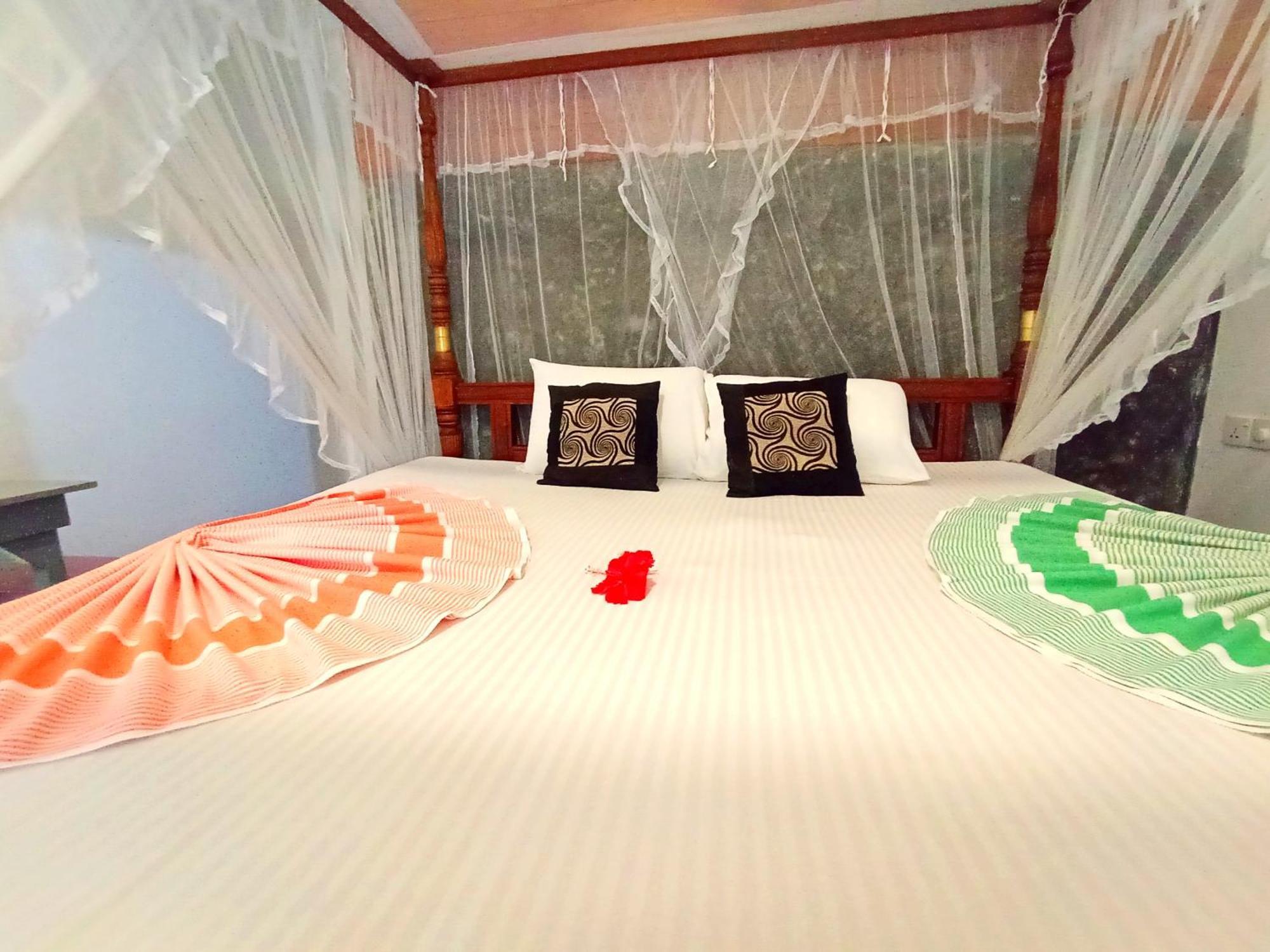 Hotel Lavender mirissa Extérieur photo
