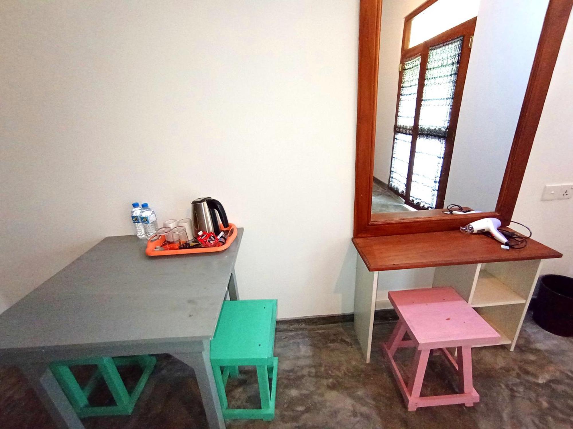 Hotel Lavender mirissa Extérieur photo